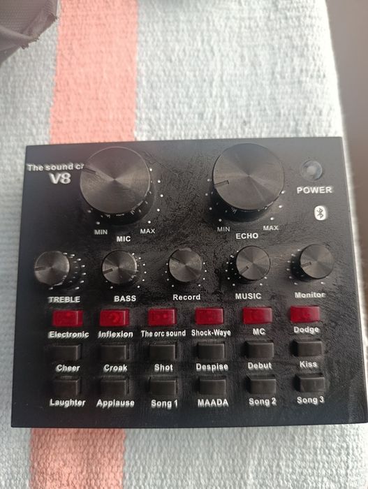 Placa de som V8 interface