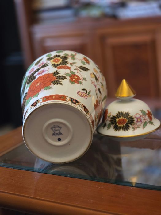 Vaso decorativo com tampa da marca Porart
