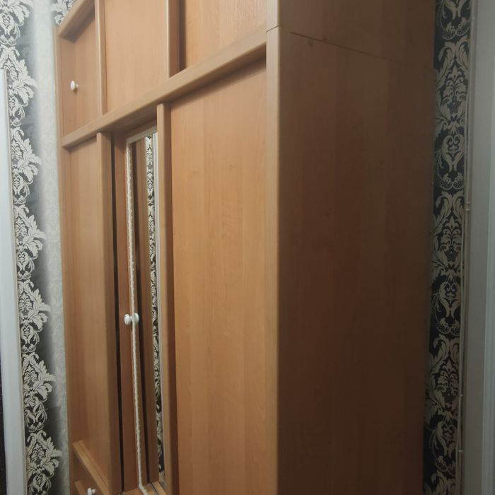 Меблі в коридор ,шафа