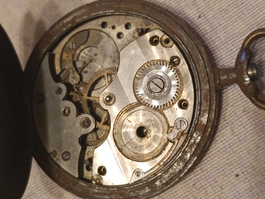 stary zegarek kieszonkowy