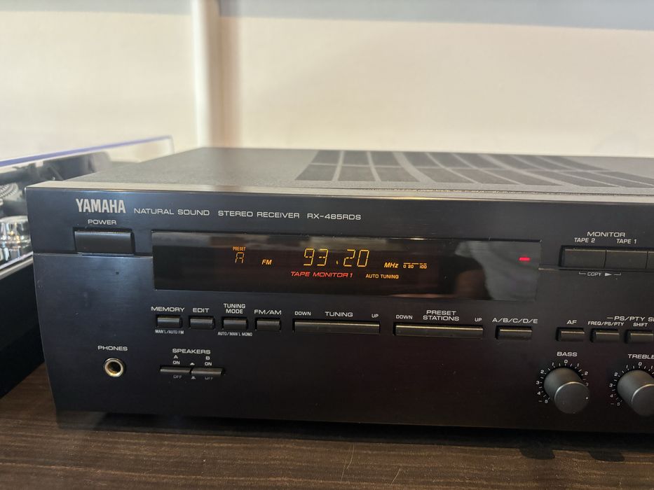 Yamaha Natural Sound Stereo Receiver RX-485RDS – Em Estado Impecável!
