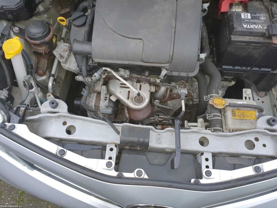 Toyota Yaris 2014 em bom estado