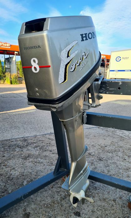 Silnik zaburtowy Honda BF8 L – 8 KM, 4-suwowy + linia paliwowa