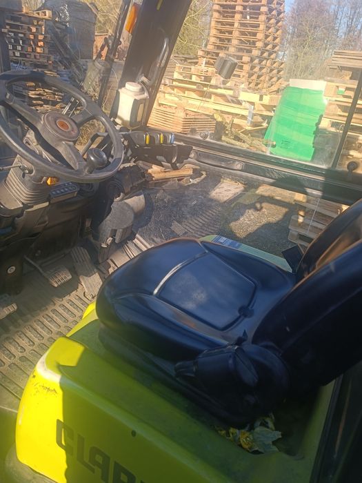 Wózek widłowy Clark