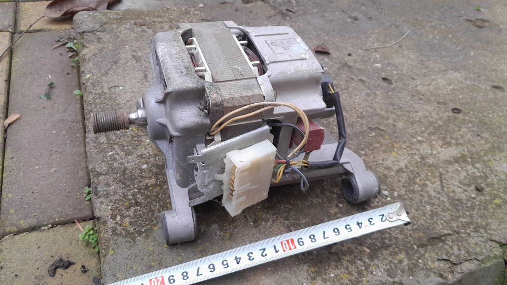 Двигун електричний від пральної машини, 220В