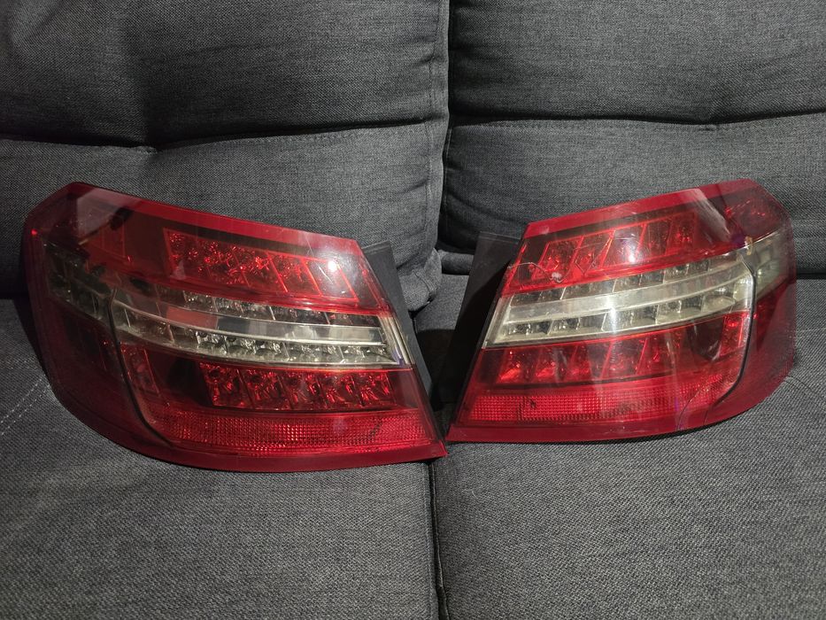 Mercedes W212 lampy tył lewa/ prawa sedan USA