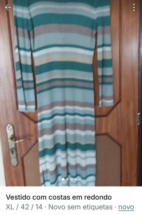 Vestido comprido com costas abertas em redondo