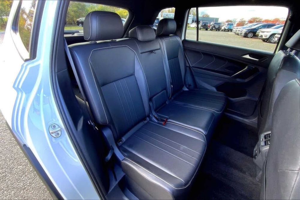 Volkswagen Tiguan SEL R-Line 4Motion      2024