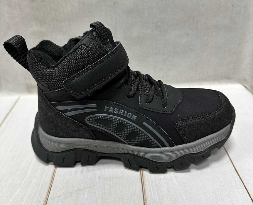 Зимові дитячі кросівки для хлопчика  на овчині  Lilin 34-37 чорні