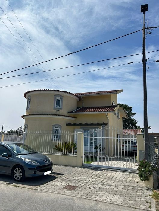 Moradia T4 para venda