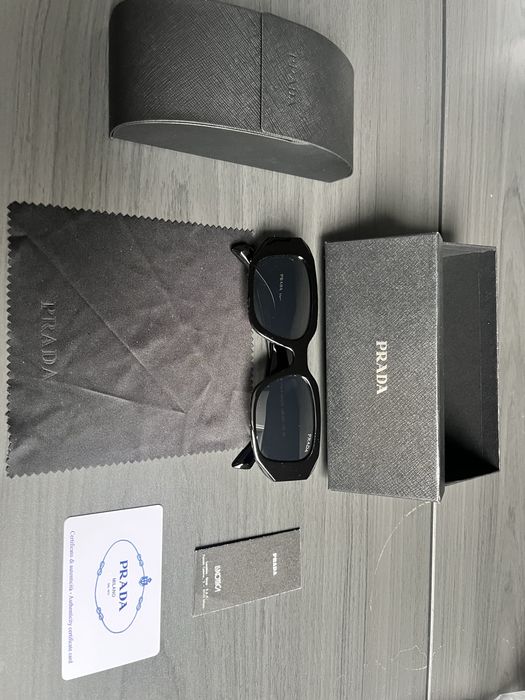 Okulary przeciwsłoneczne Prada