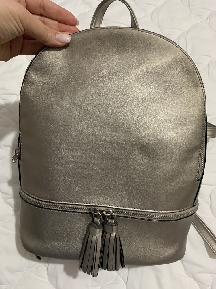 Mochilas stradivarius store
