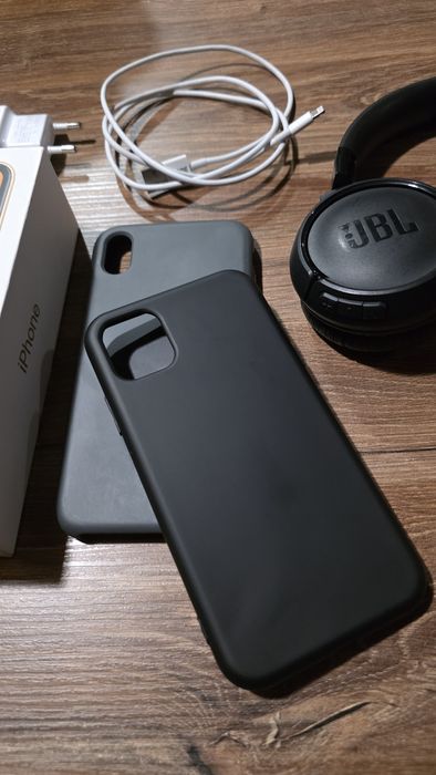 Smartfon Iphone Xr - 64 Gb - b.dobry stan - szkło etui ładowarka+ słuc