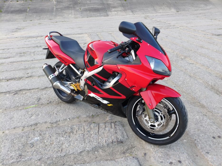 Honda CBR 600 F4i    A2