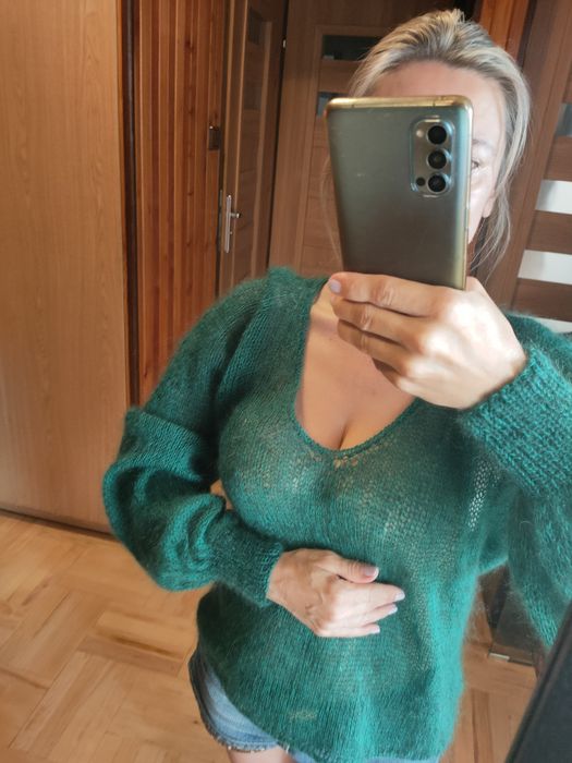 Sweterek chmurka mgiełka zieleń butelkowa