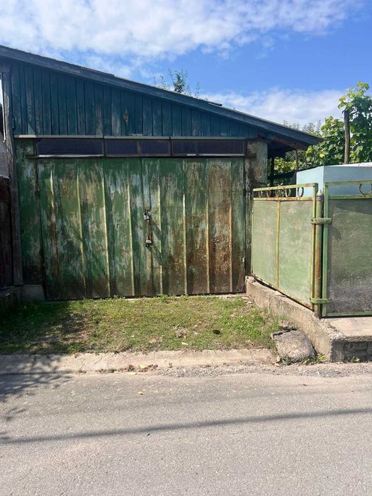 Продаж будинку в мальовничому місці в м. Заліщики