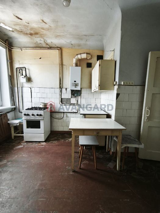 Продам 2 кімнатну квартиру у Центрі. Під ремонт