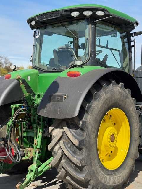 John Deere 7310R