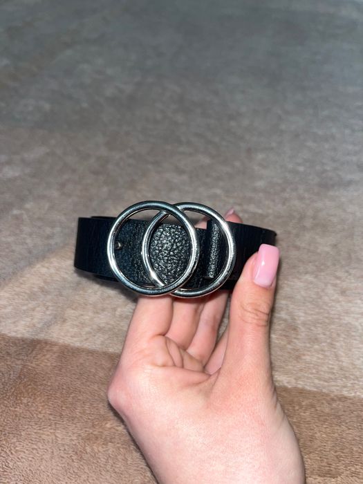 Ремінь із срібною фурнітурою