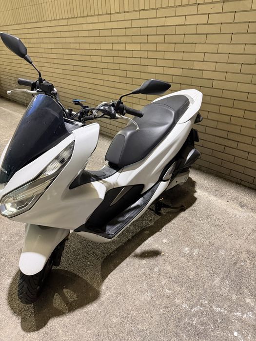 PCX 125 honda scooter