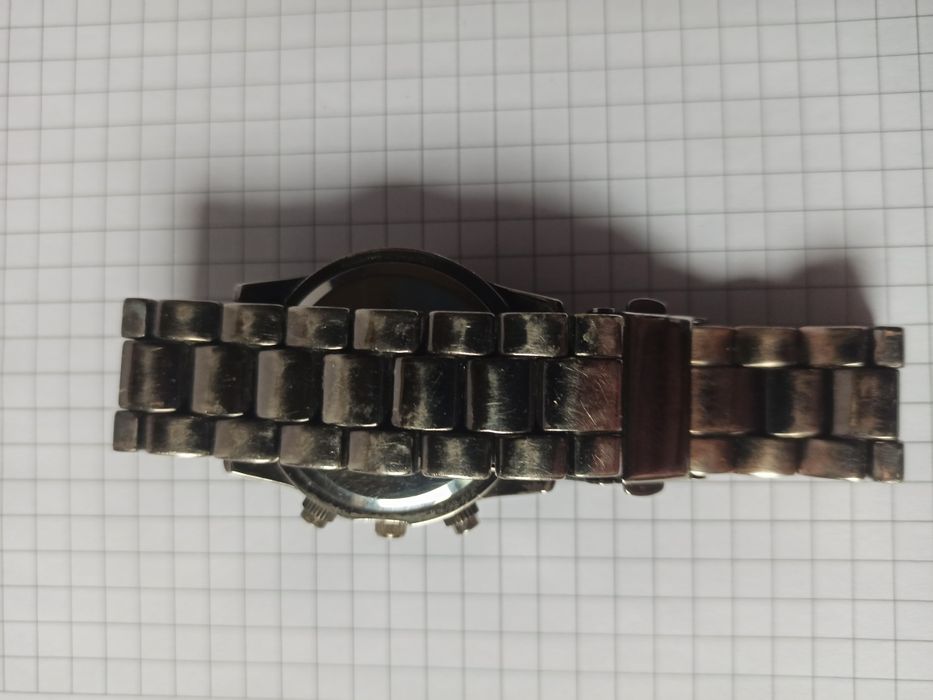 Часы женские кварцевые