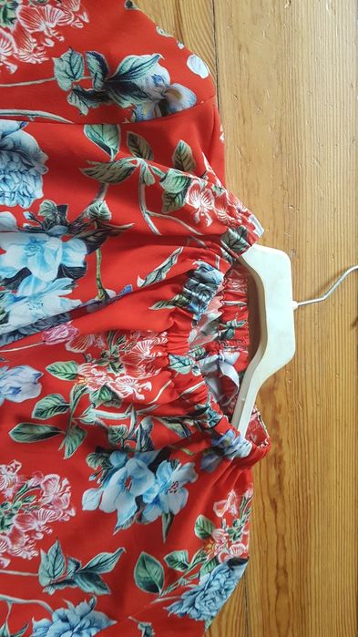 Sukienka H&M midi czerwona kwiatowa komunia