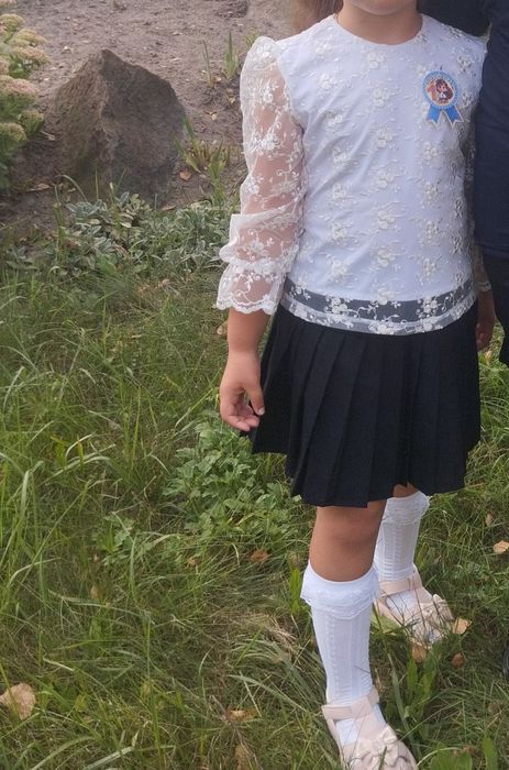 Блузка і спідничка