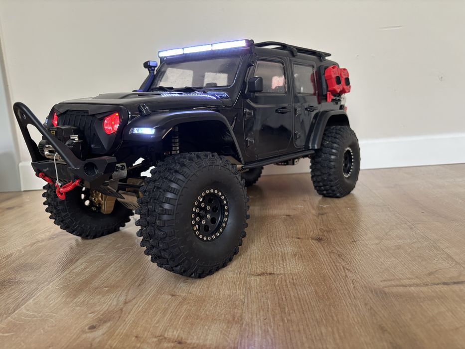 HB Toys Beluga 1:10   Rc trial trx4