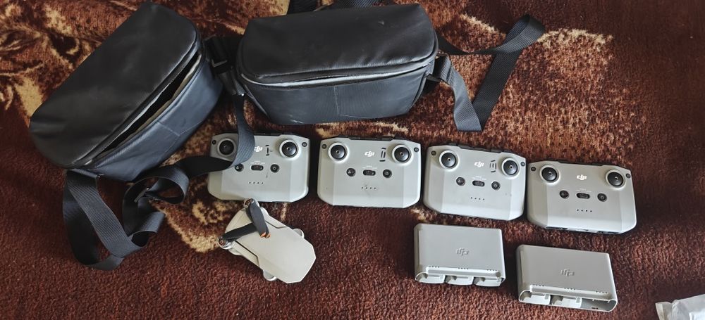 Продам DJI mini полностью рабочий зарядный хаб пульты рабочие по вопросам в личку