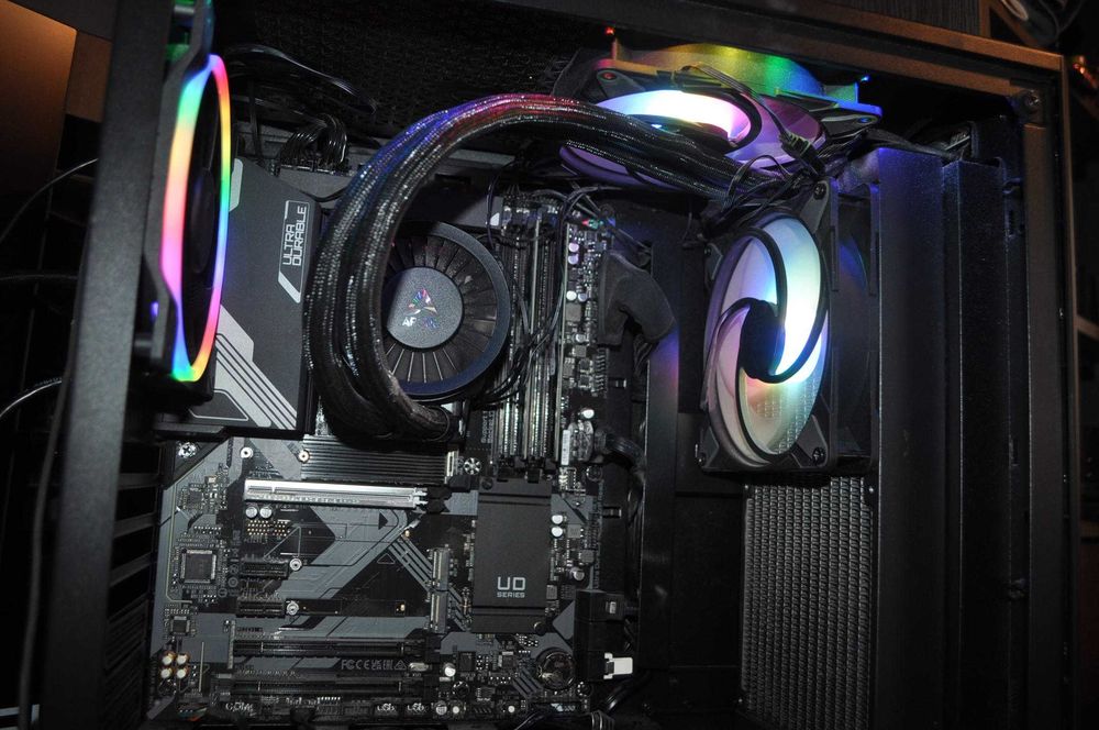 Komputer gamingowy i9 14900K  32 GB ddr5  1Tb SSD M.2  SSD 750W