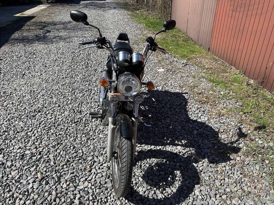Royal Enfield Rumbler (Bullet)