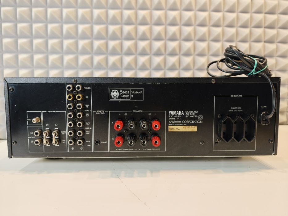 Wzmacniacz YAMAHA AX 570