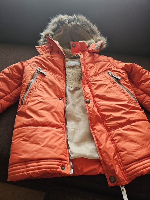 Продам  для хлопчика  дуже   теплу курточку на  8 років .