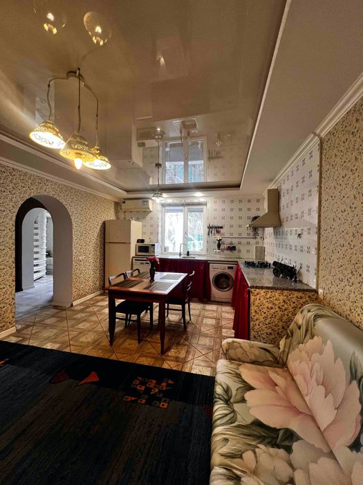 Оренда двоповерхового  будинку