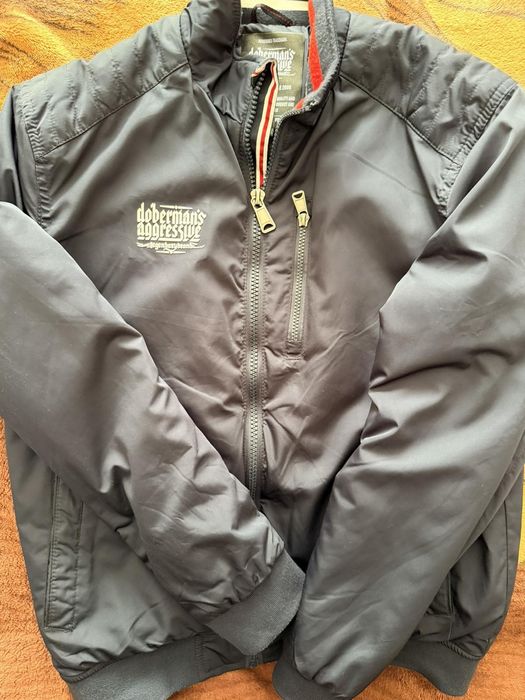 Продаётся мужская куртка.