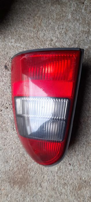 Farol vectra b caravan