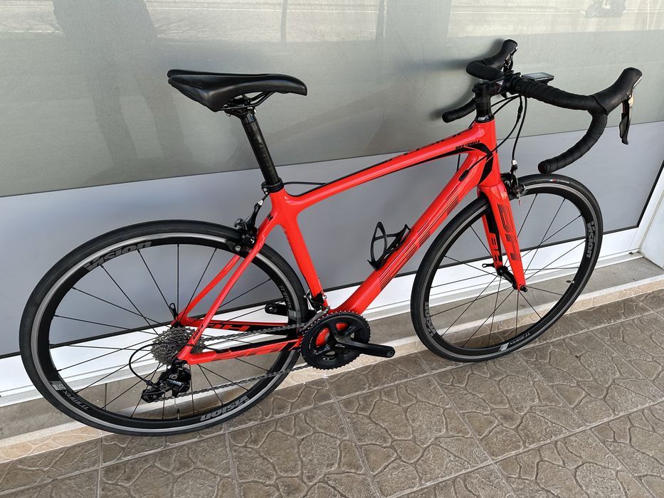 Bicicleta de estrada - Carbono - 11v