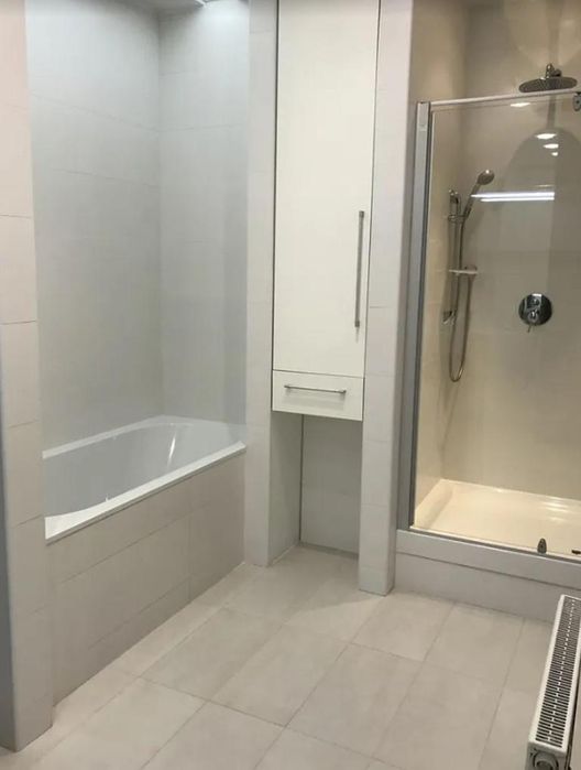 Продам 4-комн квартиру в районе Жуковского ул. - More
