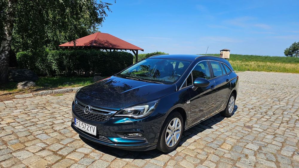 Opel Astra Opel Astra K kombi benzyna 1.4t turbo zadbane