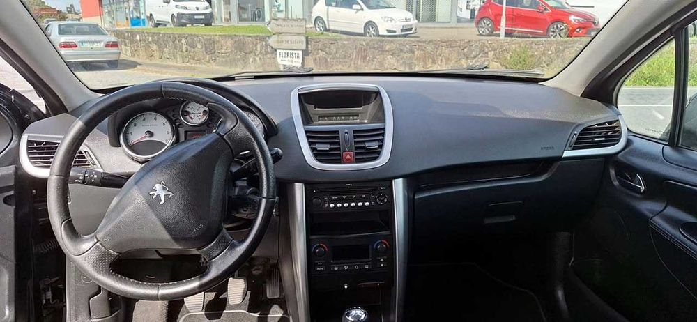 Peugeot 207 HATCHBACK 1.4 VTi 2008
