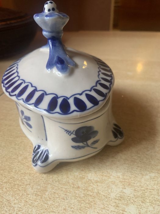 Шкатулка, цукерниця. Гжель. Часів СРСР