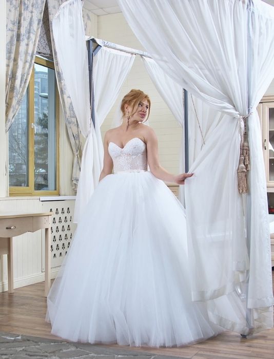 Весільна сукня . пропонуйте свою вартість