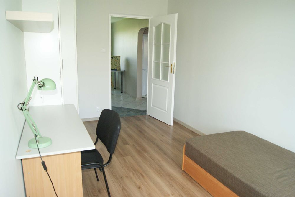 Jeden lub dwa duże niezależne pokoje blisko Uniwersytetu i Starówki