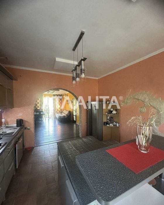 Будинок біля моря