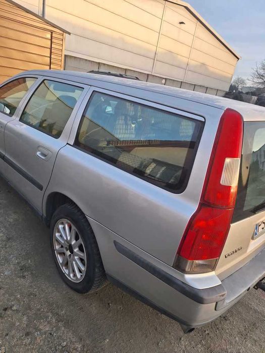 Volvo V 70 2002r. 2.4B Manual