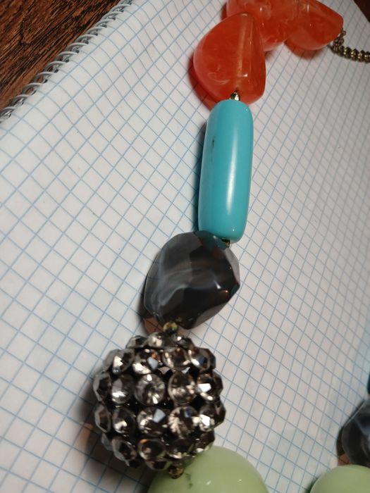 Подарочное Разноцветное ожерелье из бусин и страз различной формы