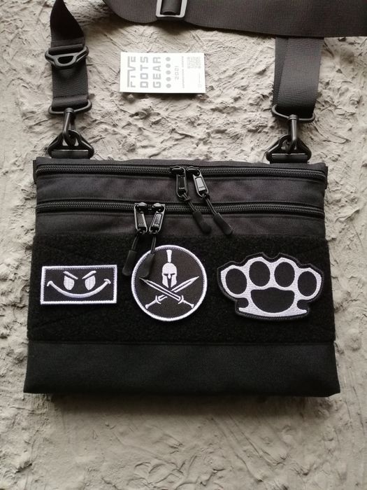 Сумка через плечо с велкро полем панелью липучкой для патчей шевронов