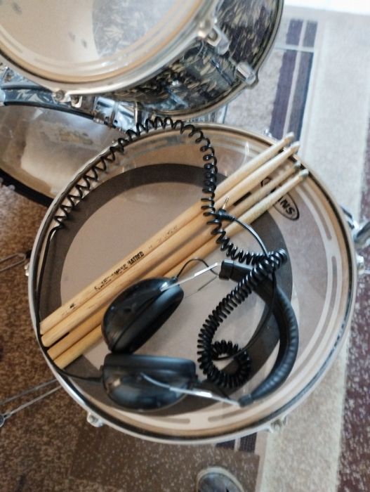 Perkusja Linko + talerze Sabian + 2 dodatkowe statywy