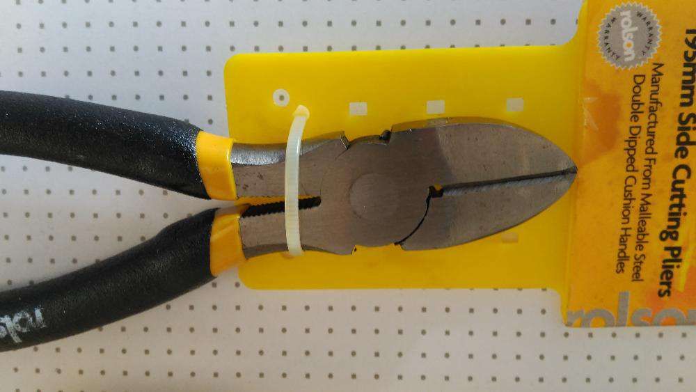 Alicates de Corte 2€ Novo