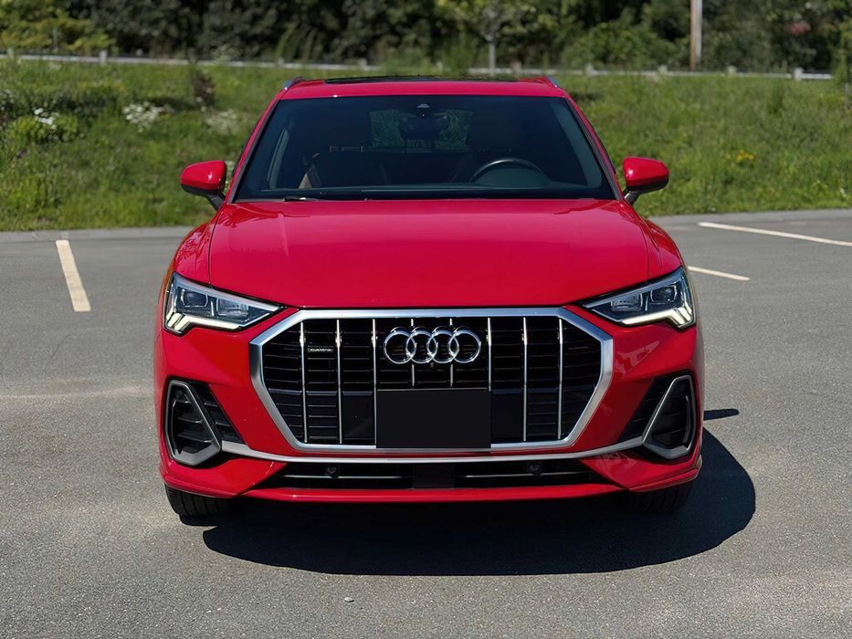 Audi Q3      2022